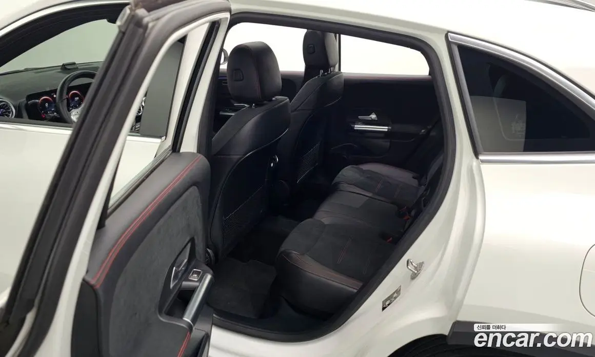 Mercedes-Benz GLA-Class 2022 2.0 гидро, фото 11