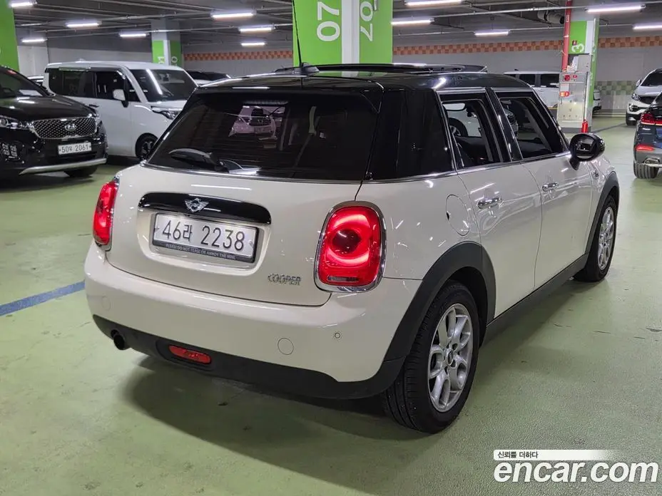 Mini Cooper 2017 1.5 автомат (гидро), фото 4