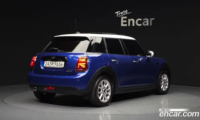 Mini Cooper 2020 1.5 автомат (гидро), миниатюра 2