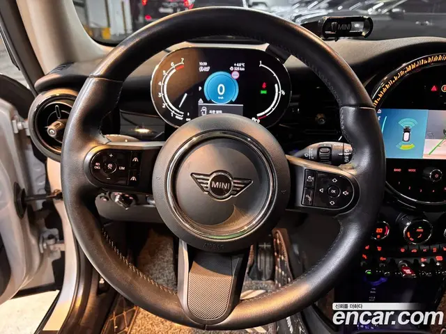 Mini Cooper 2022 2.0 автомат (гидро), миниатюра 6