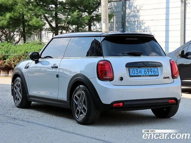 Mini Cooper 2022 автомат (гидро), миниатюра 3
