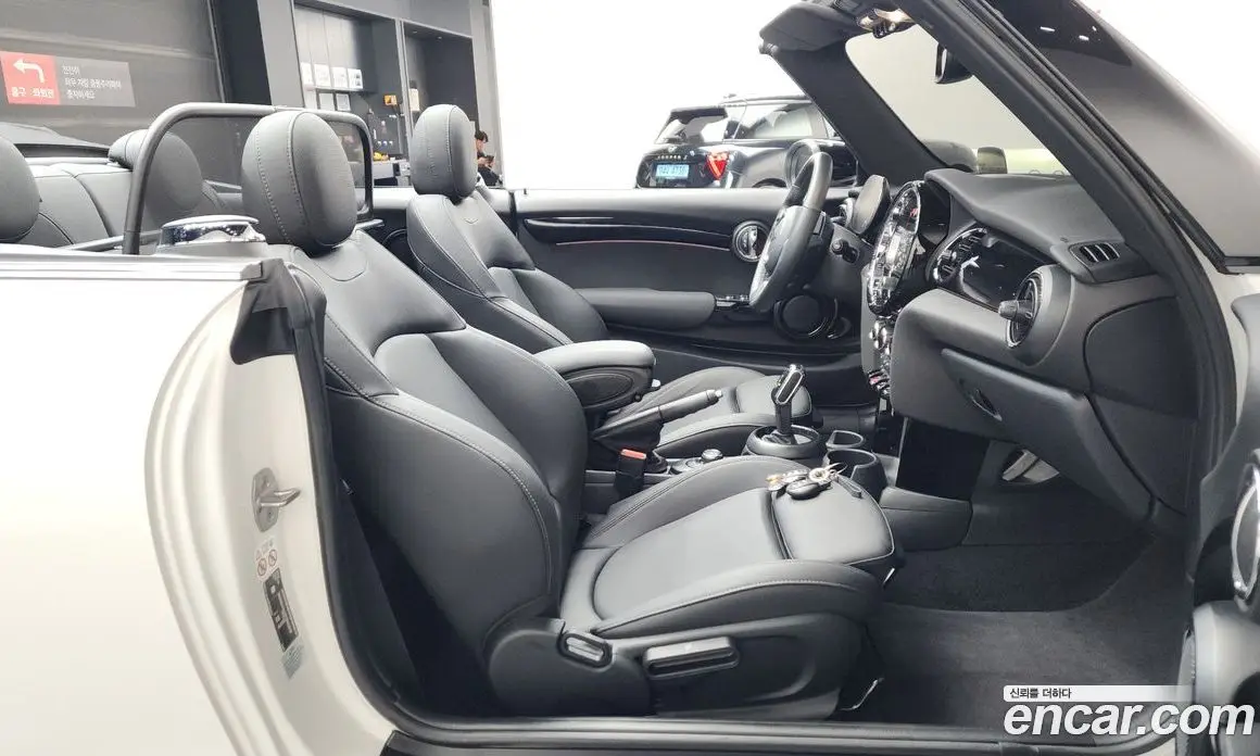 Mini Cooper Convertible 2023 1.5 автомат (гидро), фото 11