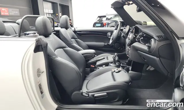 Mini Cooper Convertible 2023 1.5 автомат (гидро), миниатюра 11
