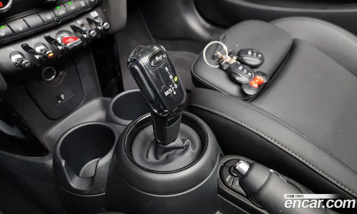 Mini Cooper Convertible 2023 1.5 автомат (гидро), фото 9