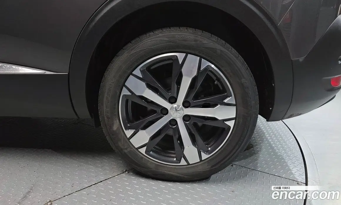 Peugeot 5008 2019 1.5 автомат (гидро), фото 7