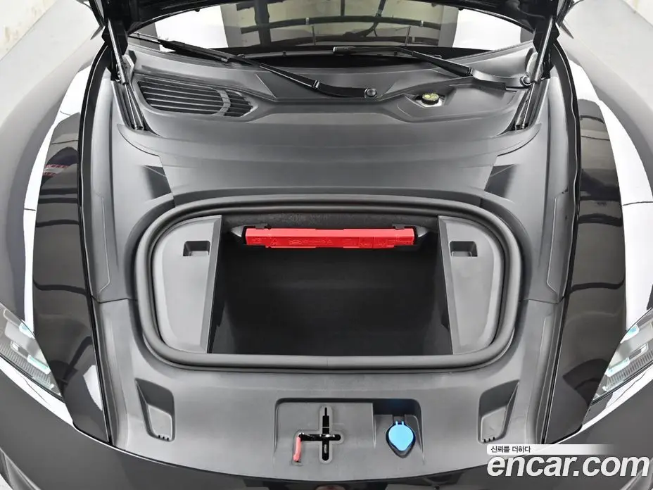 Porsche Taycan 2025 0.2 автомат (гидро), фото 6