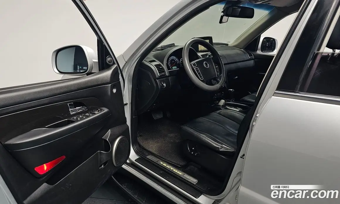 SsangYong Rexton 2015 2.0 автомат (гидро), фото 12