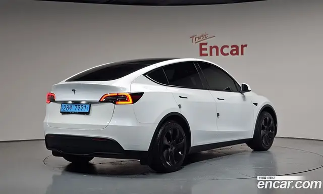 Tesla Model Y, 2023, 27 092 км