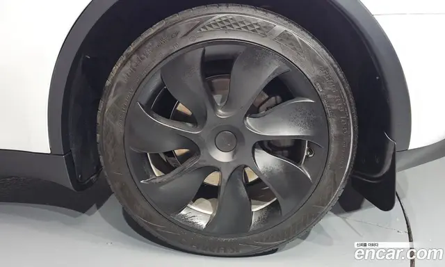 Tesla Model Y 2023 0.2 автомат (гидро), миниатюра 6 Tesla Model Y 2023 0.2 автомат (гидро), миниатюра 6