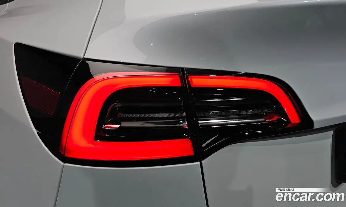 Tesla Model Y 2023 0.2 автомат (гидро), фото 8 Tesla Model Y 2023 0.2 автомат (гидро), фото 8