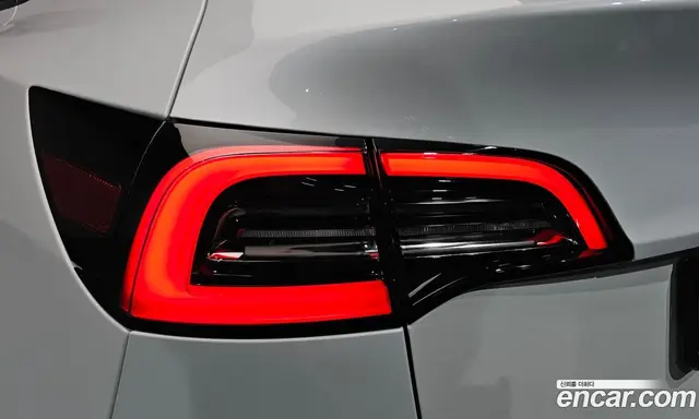 Tesla Model Y 2023 0.2 автомат (гидро), миниатюра 8 Tesla Model Y 2023 0.2 автомат (гидро), миниатюра 8