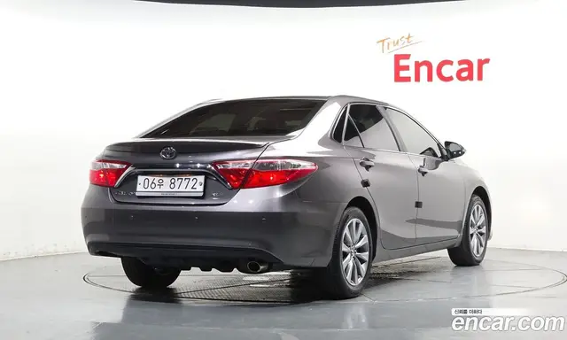 Toyota Camry 2017 2.5 автомат (гидро), миниатюра 2