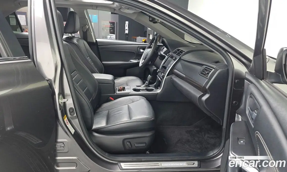 Toyota Camry 2017 2.5 автомат (гидро), фото 11