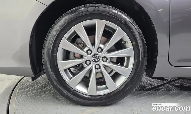 Toyota Camry 2017 2.5 автомат (гидро), миниатюра 5
