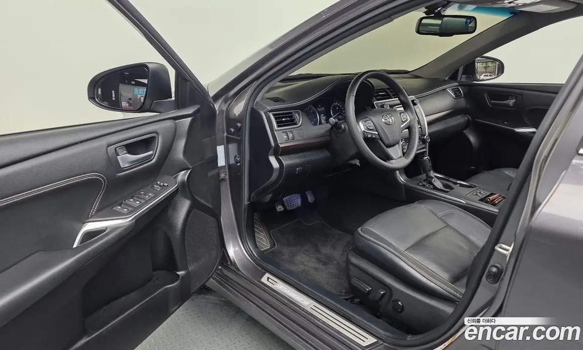 Toyota Camry 2017 2.5 автомат (гидро), фото 10