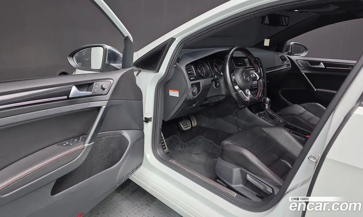 Volkswagen Golf 2015 2.0 автомат (гидро), фото 13
