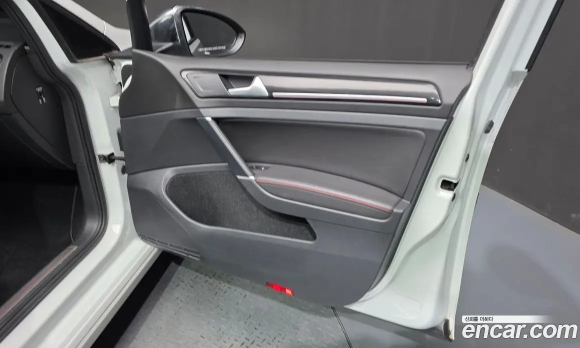 Volkswagen Golf 2015 2.0 автомат (гидро), фото 24