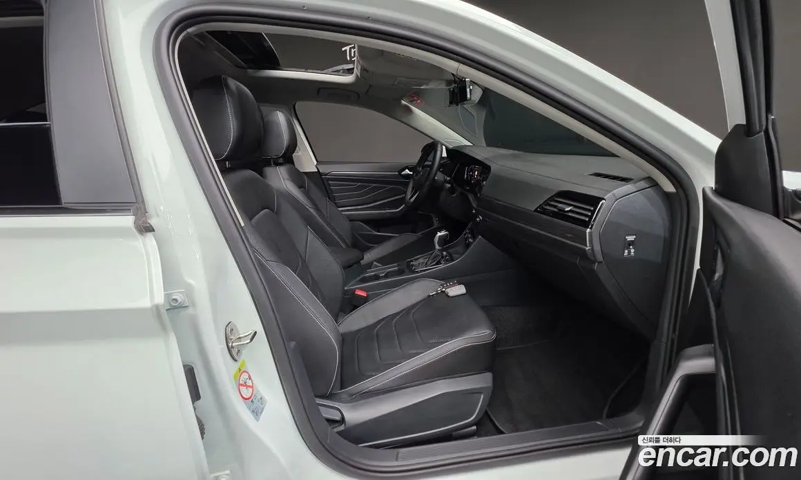 Volkswagen Jetta 2023 1.5 автомат (гидро), фото 16