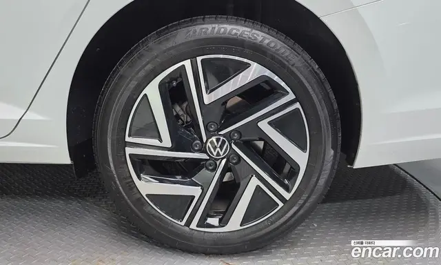 Volkswagen Jetta 2023 1.5 автомат (гидро), миниатюра 7