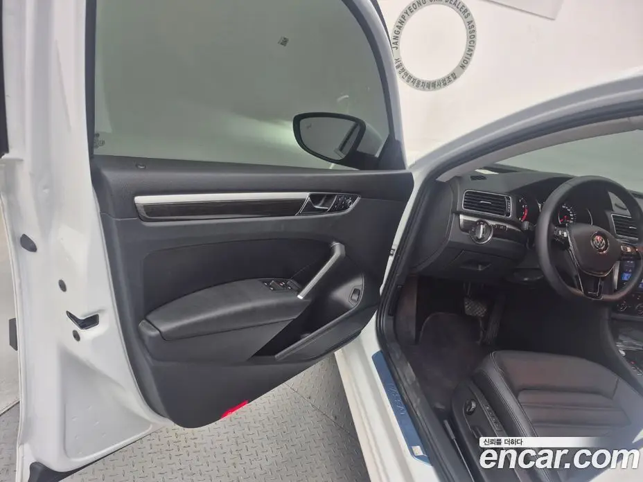 Volkswagen Passat 2018 2.0 автомат (гидро), фото 15