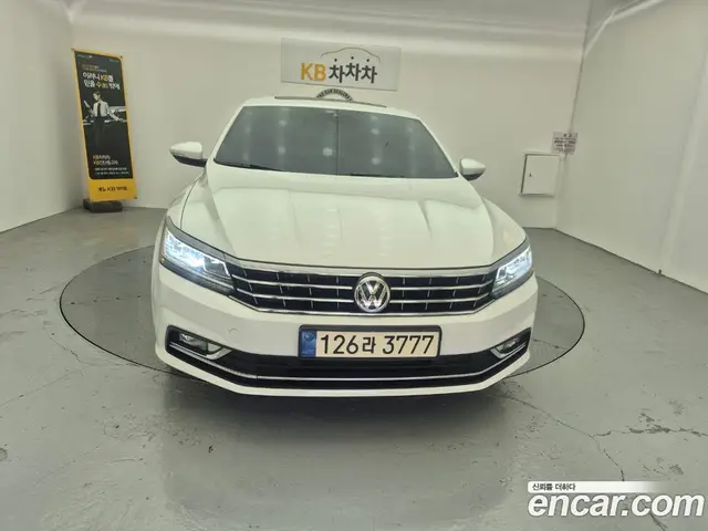 Volkswagen Passat 2018 2.0 автомат (гидро), миниатюра 3
