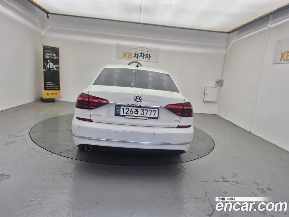Volkswagen Passat 2018 2.0 автомат (гидро), фото 4