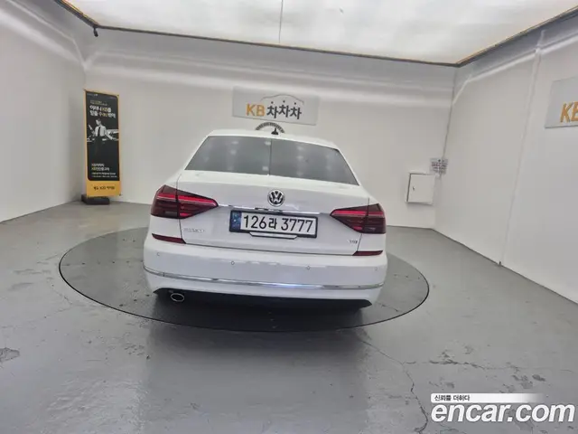 Volkswagen Passat 2018 2.0 автомат (гидро), миниатюра 4
