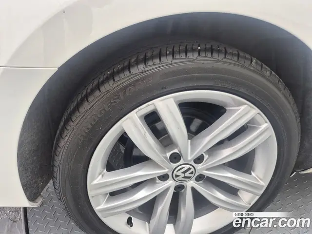 Volkswagen Passat 2018 2.0 автомат (гидро), миниатюра 5