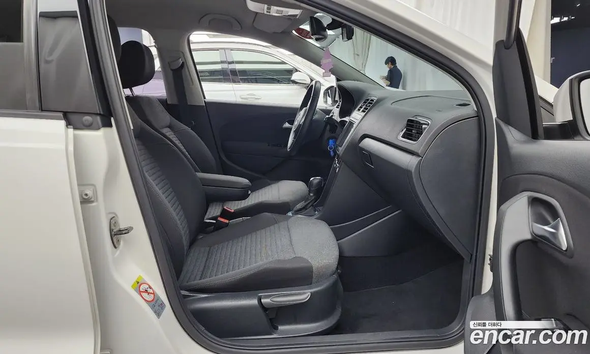 Volkswagen Polo 2014 1.6 автомат (гидро), фото 11
