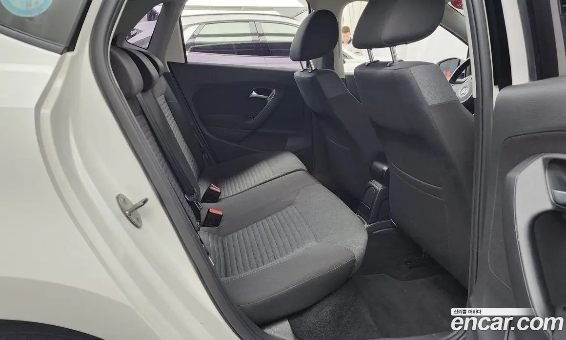 Volkswagen Polo 2014 1.6 автомат (гидро), фото 12