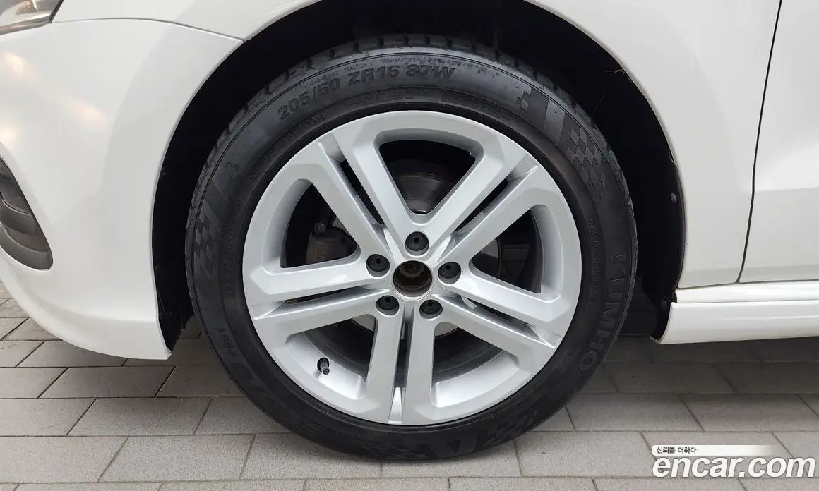 Volkswagen Polo 2014 1.6 автомат (гидро), фото 5