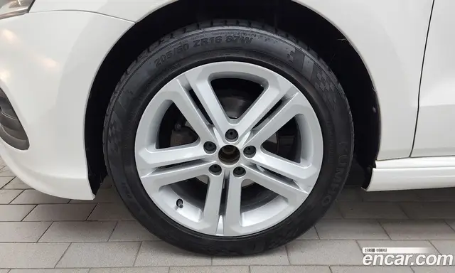 Volkswagen Polo 2014 1.6 автомат (гидро), миниатюра 5
