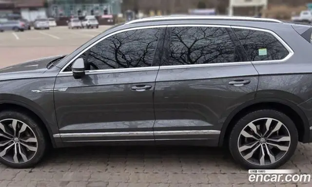 Volkswagen Touareg 2020 4.0 автомат (гидро), миниатюра 3