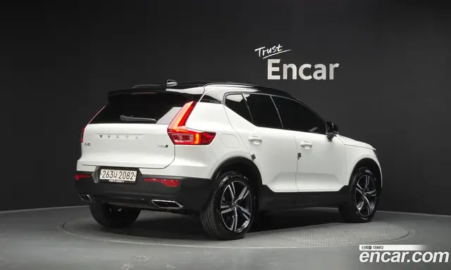 Volvo XC40 2020 2.0 автомат (гидро), миниатюра 2
