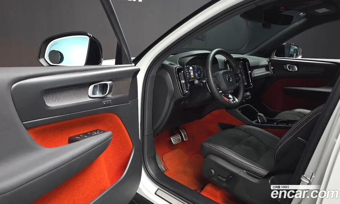 Volvo XC40 2020 2.0 автомат (гидро), фото 13