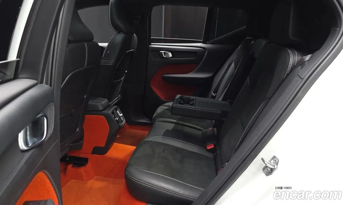 Volvo XC40 2020 2.0 автомат (гидро), фото 16