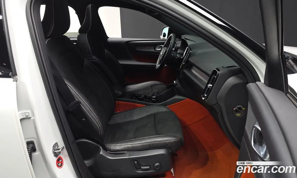Volvo XC40 2020 2.0 автомат (гидро), фото 18