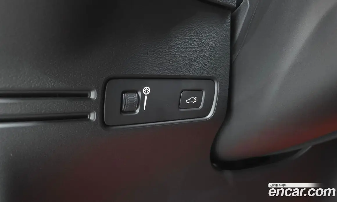 Volvo XC40 2020 2.0 автомат (гидро), фото 19