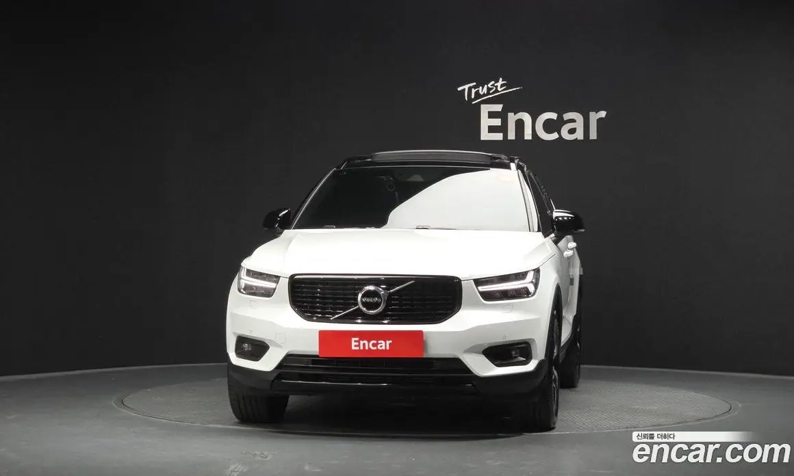 Volvo XC40 2020 2.0 автомат (гидро), фото 3