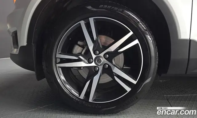 Volvo XC40 2020 2.0 автомат (гидро), миниатюра 5