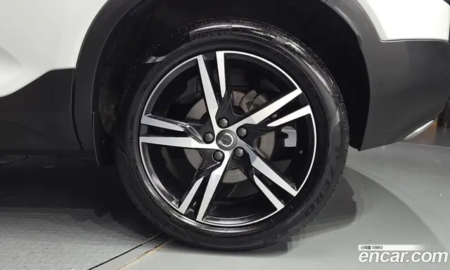 Volvo XC40 2020 2.0 автомат (гидро), миниатюра 7