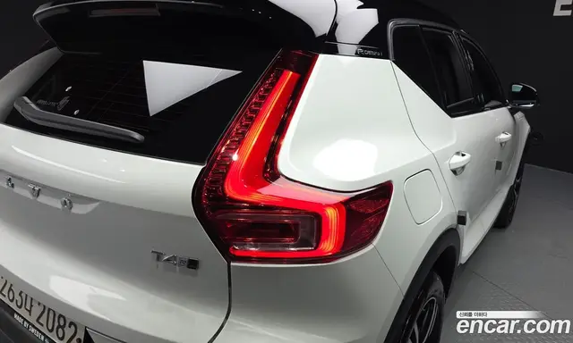 Volvo XC40 2020 2.0 автомат (гидро), миниатюра 9
