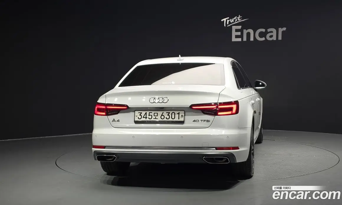 Audi A4 2019 2.0 автомат (гидро), фото 4