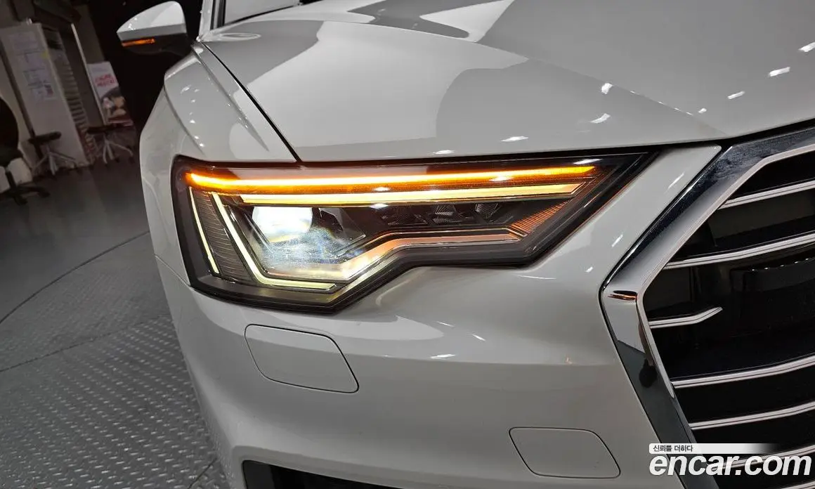 Audi A6 2020 2.0 автомат (гидро), фото 5