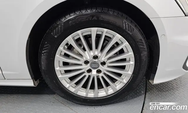 Audi A6 2020 2.0 автомат (гидро), миниатюра 7