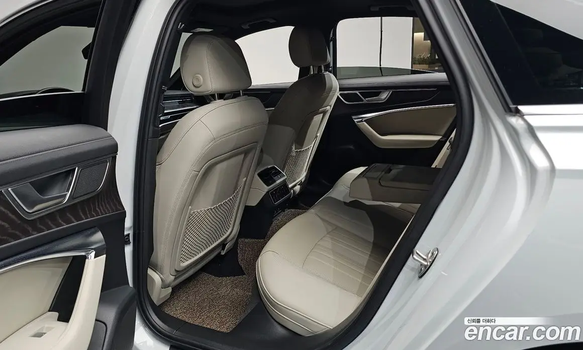 Audi A6 2022 2.0 автомат (гидро), фото 17