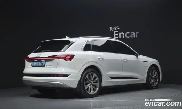Audi e-tron 2020 0.2 автомат (гидро), миниатюра 2