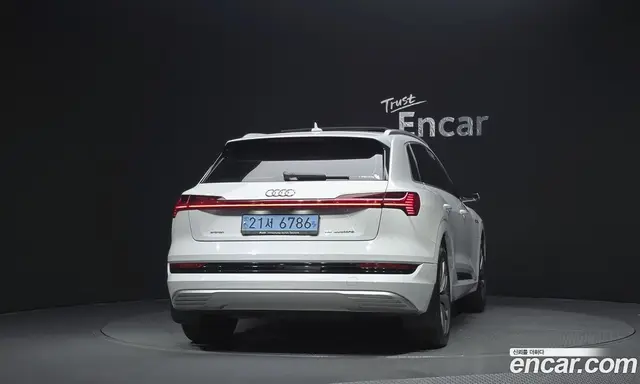 Audi e-tron 2020 0.2 автомат (гидро), миниатюра 4