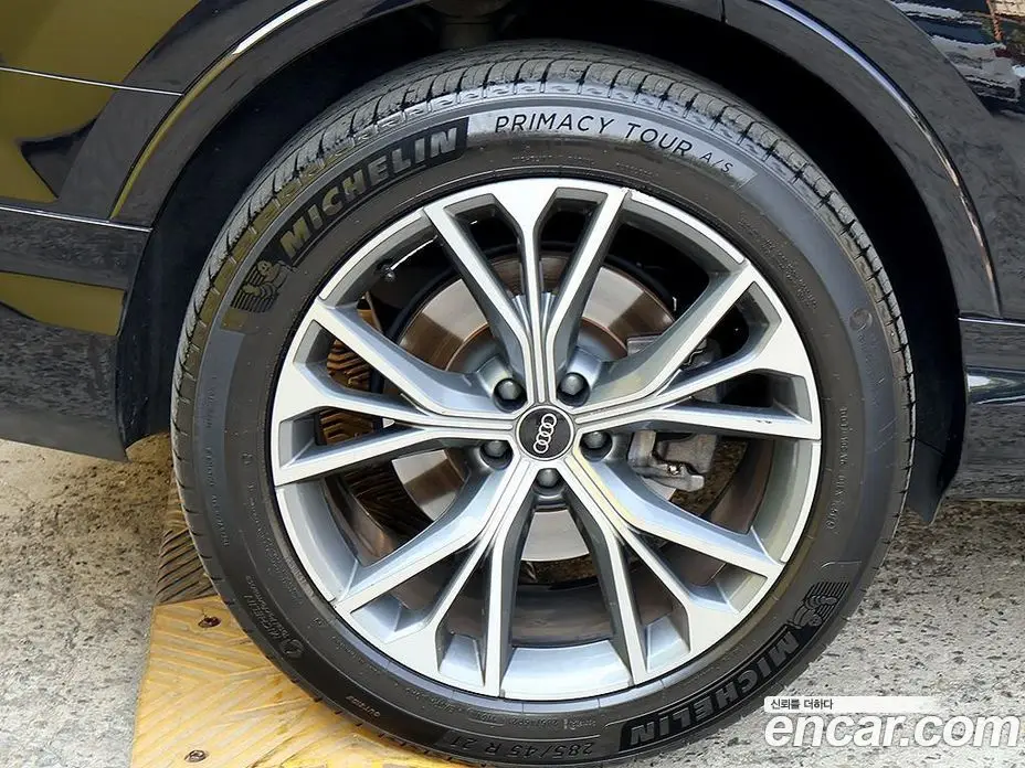 Audi Q7 2021 3.0 автомат (гидро), фото 19