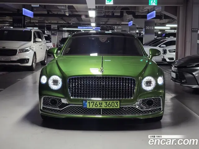 Bentley Flying Spur 2022 4.0 автомат (гидро), миниатюра 2